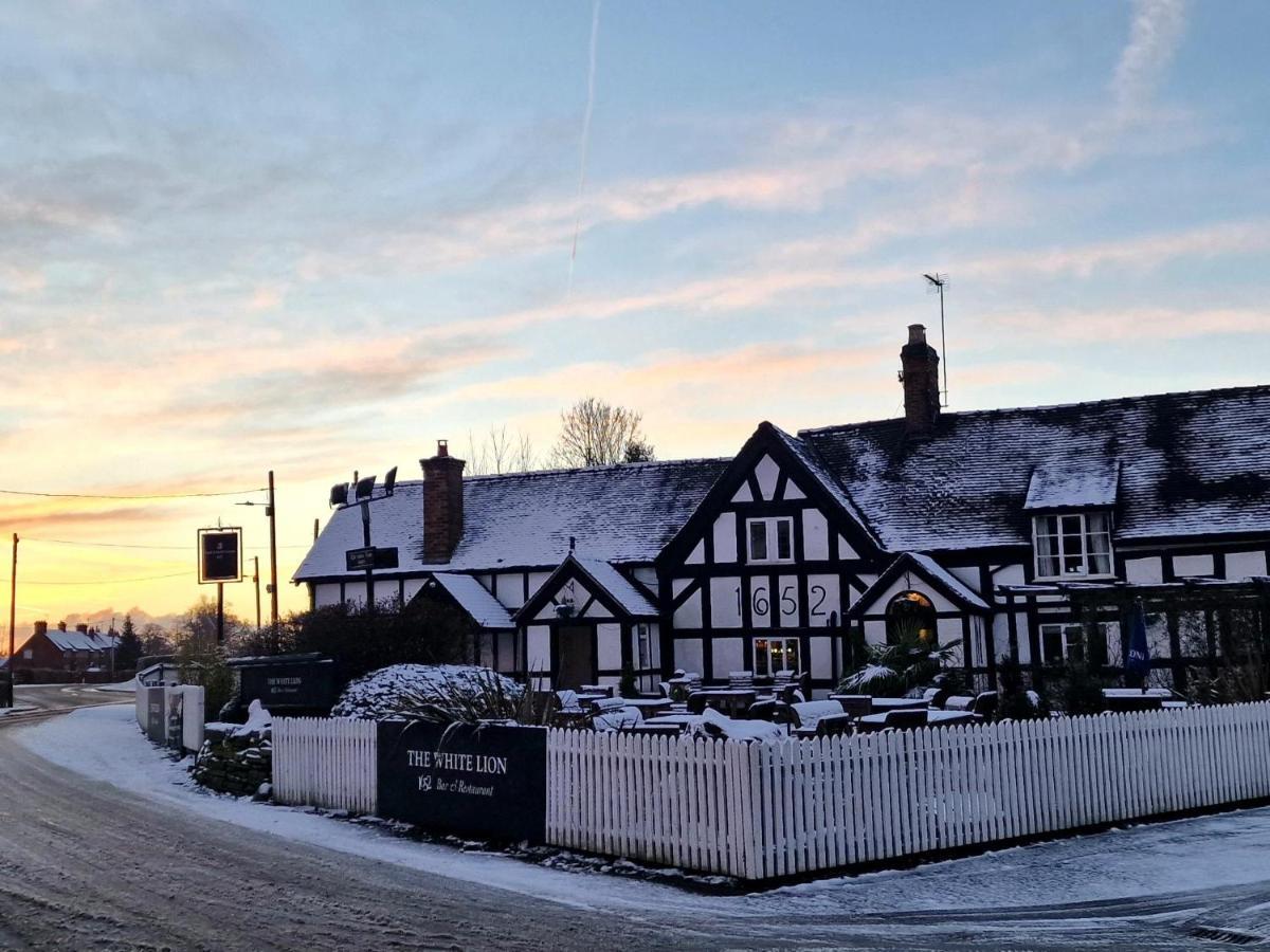 White Lion Hotel Crewe Buitenkant foto