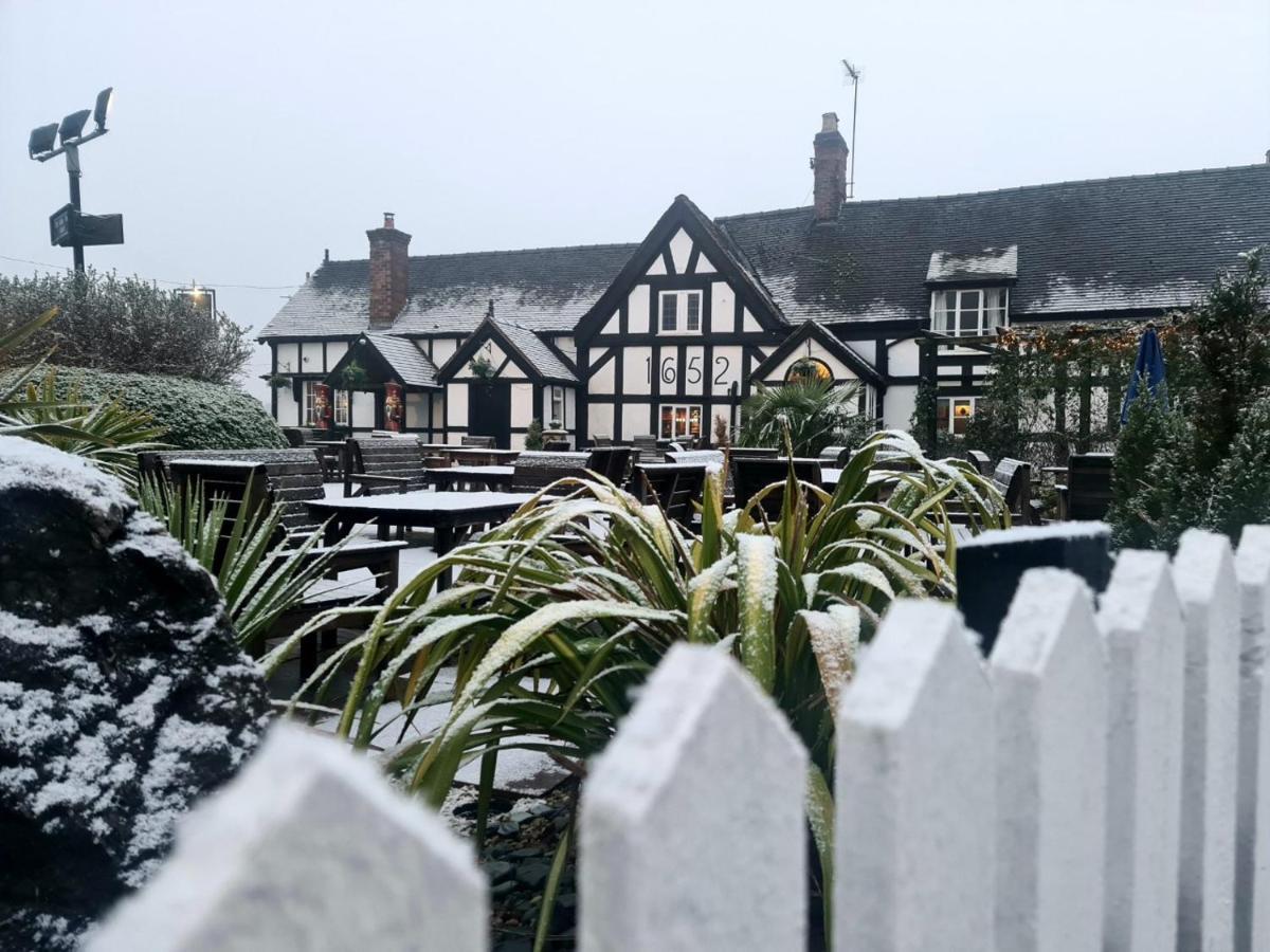 White Lion Hotel Crewe Buitenkant foto