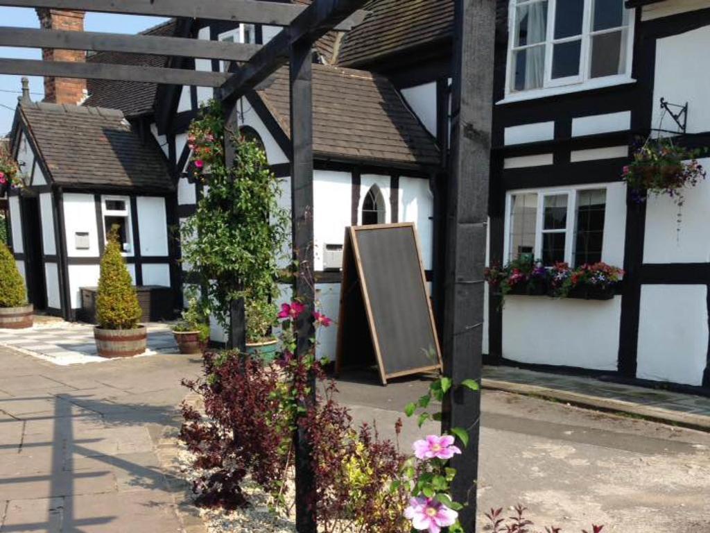 White Lion Hotel Crewe Buitenkant foto